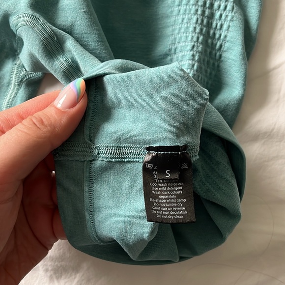 Alphalete Biker Shorts - Picture 4 of 4